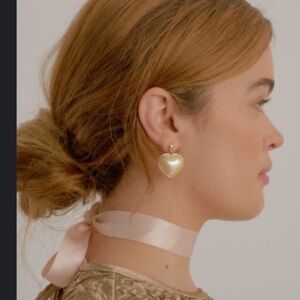 Lisa Says Gah Pearl Heart Earrings